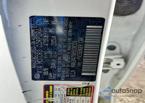 2017 Kia Cadenza Premium z USA, uszkodzony, nr VIN KNALB4J19H5036559